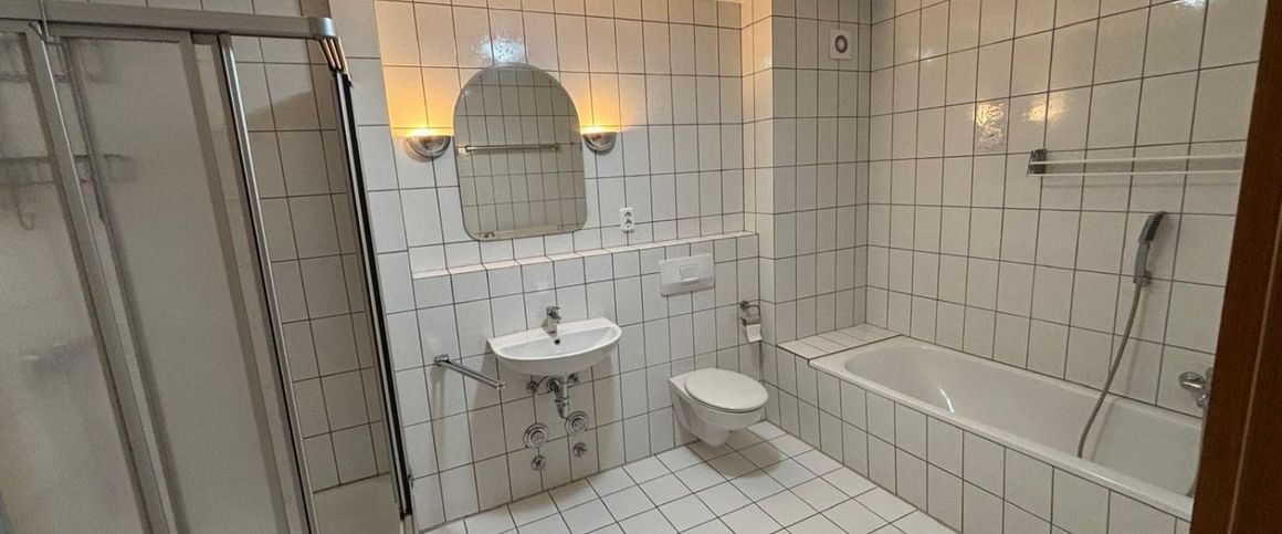 Große 3 Zimmerwohnung im 2.Obergeschoß in zentraler Lage von Wilhelmshaven - Foto 1