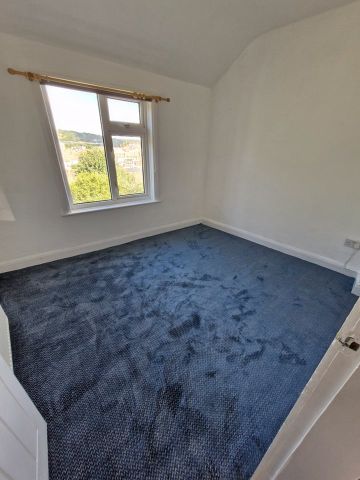 2 Bed Flat, Kimberley Road, BN2 - Photo 2