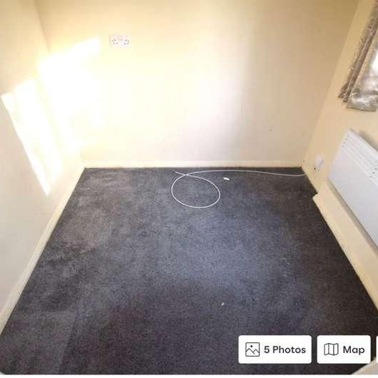 Pittman Gardens, Ilford, IG1 - Photo 1