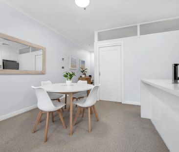Inner-City Chic, Easy Living & Work From Home Appeal | Unfurnished - Photo 2