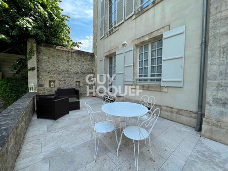 A LOUER, Appartement F2 meublé à BAYEUX (14400), rue des Bouchers. - Photo 2