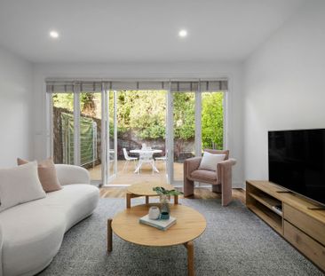 19B Kaikoura Avenue, Hawthorn East VIC 3123 - Townhouse For Rent | ... - Photo 5