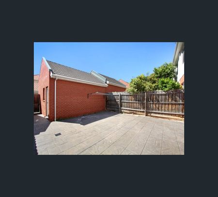 52 Central Park Avenue, Maribyrnong, Vic 3032 - Photo 2