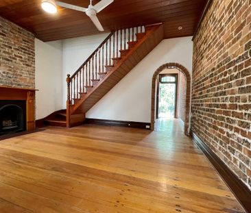 THREE BEDROOM TERRACE IN A PEACEFUL LOCATION - Photo 2