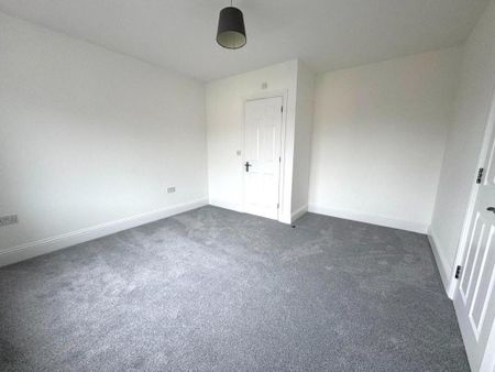 4 bedroom end of terrace house to rent - Photo 5