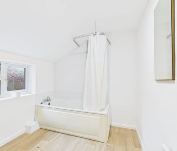 2 Bedroom - Photo 2