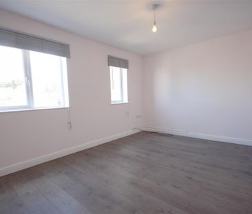 2 Bedroom Flat/Apartment To Let - Photo 3