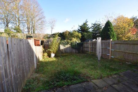 3 bedroom semi-detached house to rent - Photo 5