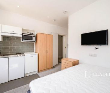 Studio to rent - Photo 5