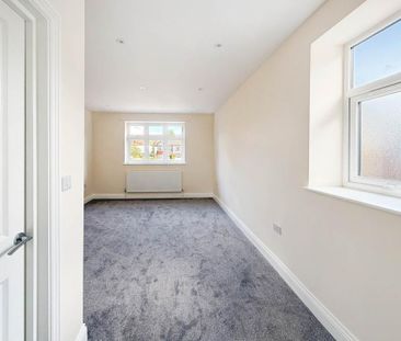 6 bedroom semi-detached house to rent - Photo 2