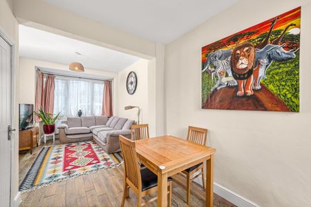 5 Bed Terraced House, Lakehall Road, CR7 - Photo 2