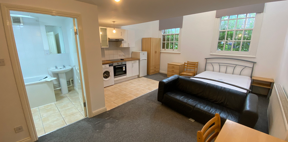 Studio to rent - Photo 2