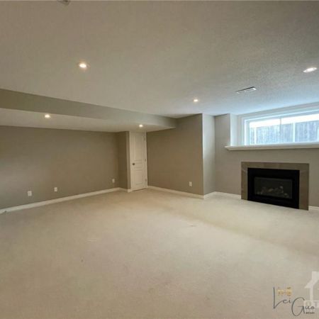 For Lease - 541 Remnor Avenue, Kanata, Ontario - Photo 4