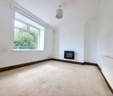 Heath Crescent, Pontypridd, Graigwen - Photo 1