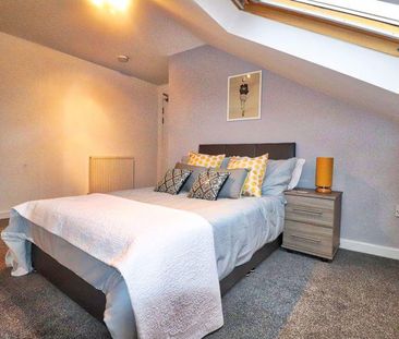 1 bedroom in a flat share to rent - Photo 3