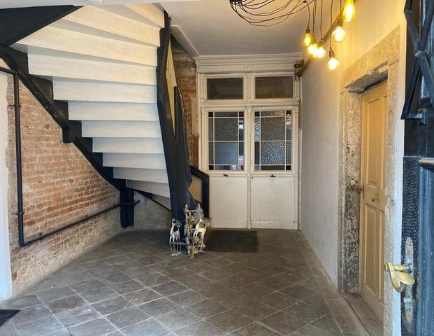 Charmante 4-Zimmerwohnung mit EBK und Dachterrasse - Photo 1