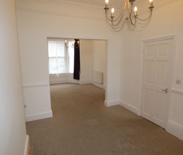 2 bed Apartment - To Let - Photo 3