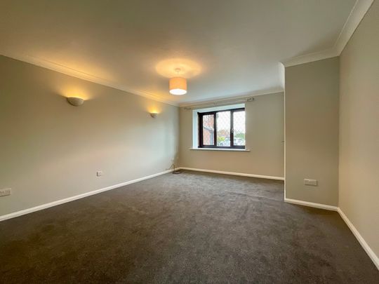 3 bedroom Detached House to let - Photo 1