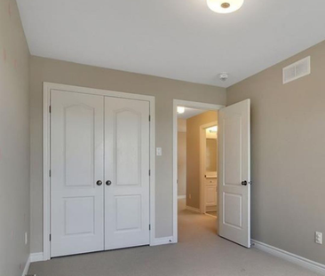 For Lease - 644 RUE DU CARTOGRAPHE Street, Orleans - Cumberland and... - Photo 1