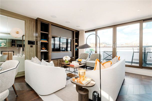 A modern 3 bedroom, 3 bathroom penthouse on the fourth floor of a Stucco-fronted building from the early 1860s. One of only two penthouses, positioned on the top floors with views over Hyde Park. EPC rating C | Council Tax Band G - Photo 1