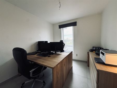 Recent appartement op de eerste verdieping met drie slaapkamers - Photo 2