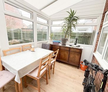 5 bedroom semi-detached house to rent - Photo 3