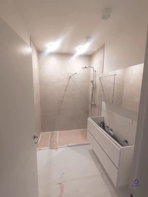 Energiezuinige nieuwbouwappartement met staanplaats en gemeenschappelijk zwembad - Photo 1