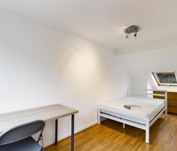 6 bedroom terraced house to rent - Photo 2