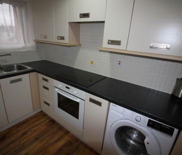 2 bedroom semi-detached house to rent - Photo 6