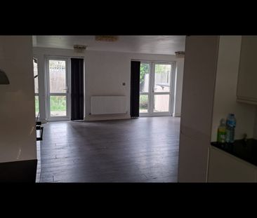 4 Bed Flat, Woodside Grange Road, N12 - Photo 3