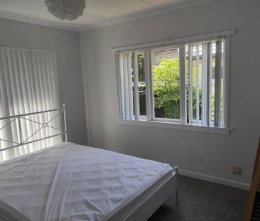 Two Bedroom Milford Cottage great location - Photo 4