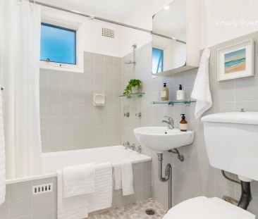 Light-filled top floor apartment in a lifestyle location - Photo 5