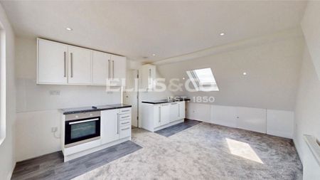 Thorn Close, UB5, Northolt - Photo 5