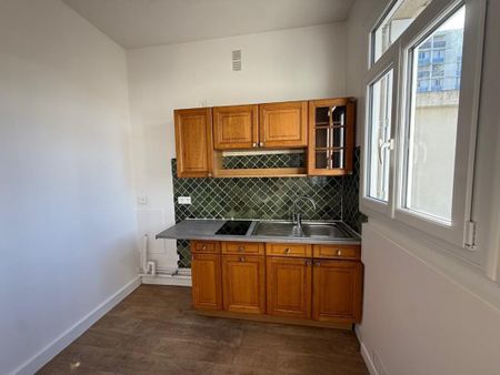 Location Appartement 1 pièce 27m² TOURS 37000 - Photo 4