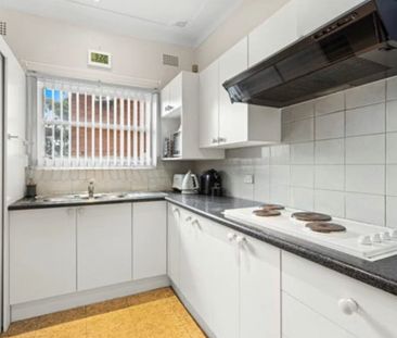 Beverly Hills - Photo 5