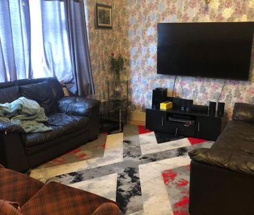 3 bedroom terraced house to rent - Photo 2