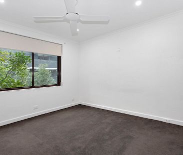 1/92 Wyadra Avenue, Freshwater. - Photo 1