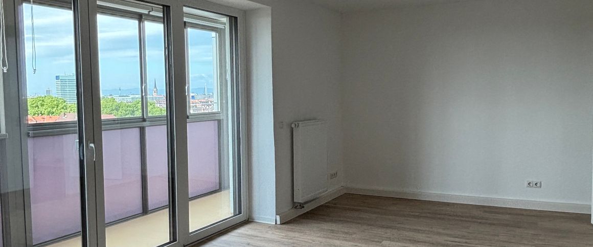 Komfortabel & zentral: Barrierefreie und modernisierte 1-Zimmer-Wohnung im Hochhaus! - Photo 1