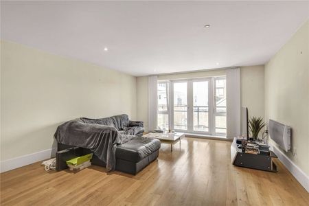 A wonderful riverside two bedroom apartment benefiting from fantastic river views. - Photo 3