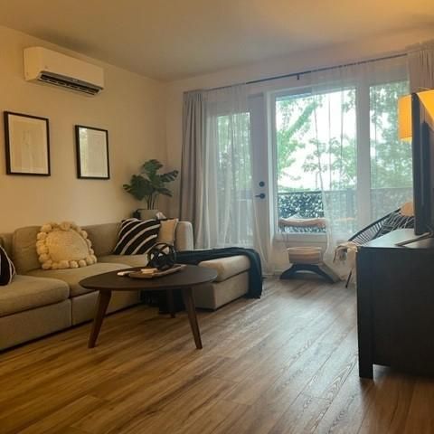 4 1/2 - ST-CONSTANT - Photo 1