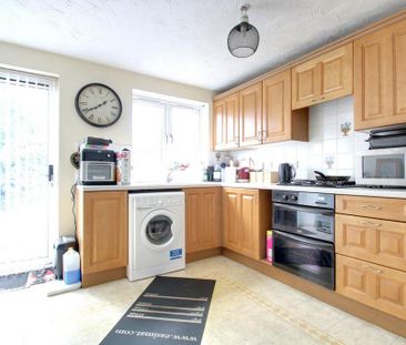 3 bedroom end of terrace house to rent - Photo 6