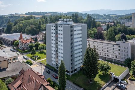 Appartement de 4.5 pièces au dernier étage avec balcon - Photo 3