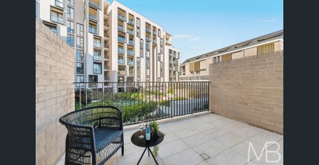 LUXURY & COZY TOWNHOUSE LIVING IN A HIDDEN GEM - Photo 2