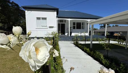 Central Greymouth - 3 + 1 Bedrooms - Photo 2