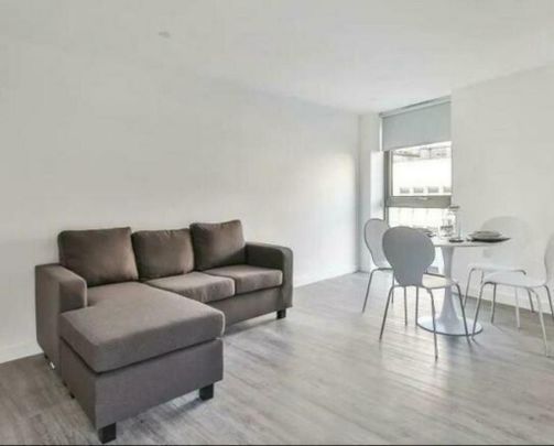 3 bedroom flat to rent - Photo 1