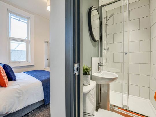 Beechwood Crescent (Room 3), Burley, Leeds - Photo 1