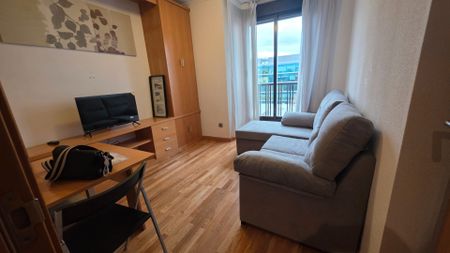 Apartamento de alquiler en Calle de Belfast, 13, Rejas - Photo 3