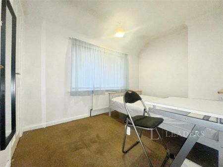 House share to rent - Photo 2