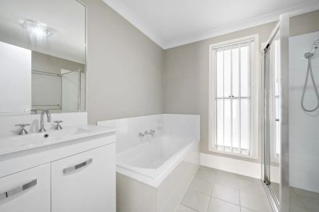 4 Bedroom Home - Photo 3