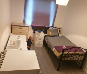 Room in a Shared Flat, Southwyck House, SW9 - Photo 1